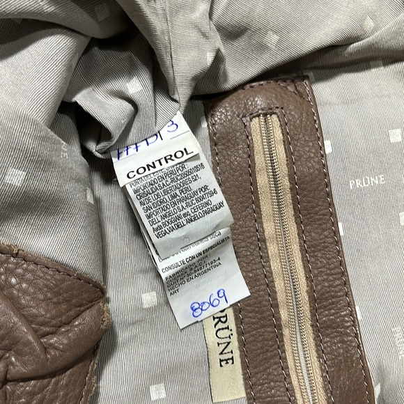 Prune leather metal feet large tote bag ideal for travel made in Argentina - Picture 5 of 6